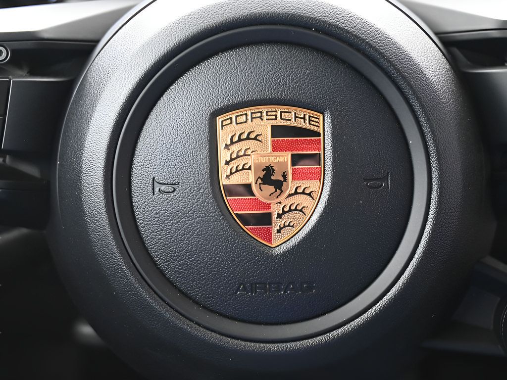 Certified 2026 Porsche Macan AWD/4WD image 24