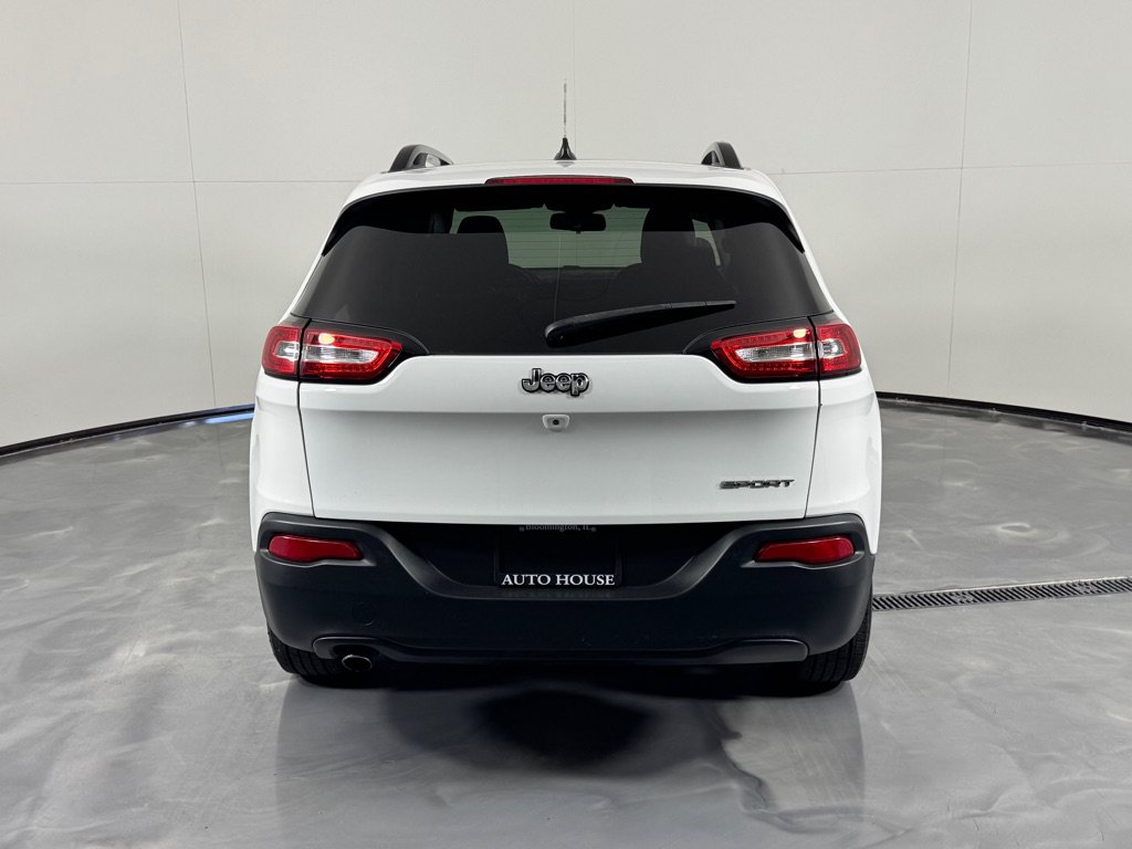 Used 2016 Jeep Cherokee Sport FWD image 6