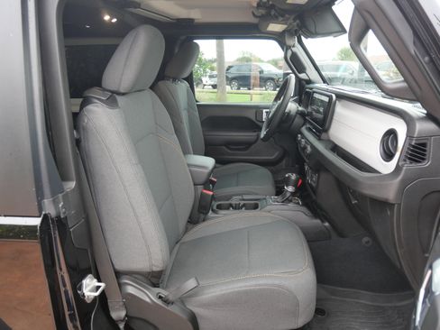 Used 2024 Jeep Wrangler Sport S image 11