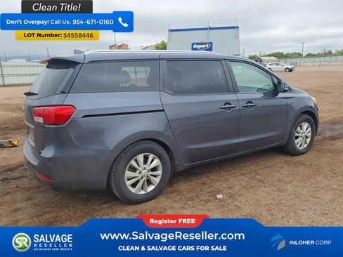 Used 2017 Kia Sedona LX w/ LX Essentials Premium Package FWD image 4