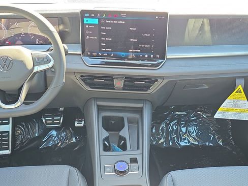 New 2026 Volkswagen Tiguan SE R-Line image 12