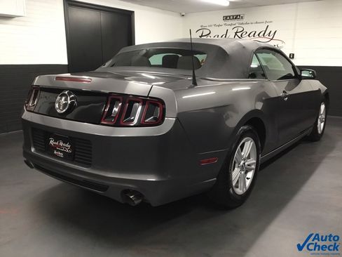 Used 2014 Ford Mustang Convertible image 21