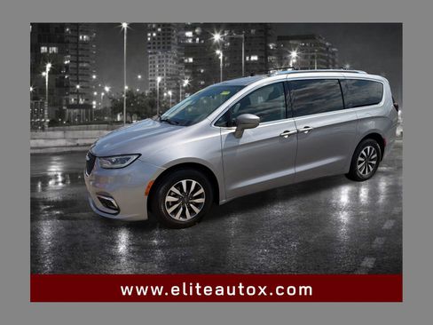 Used 2021 Chrysler Pacifica Touring-L FWD image 1