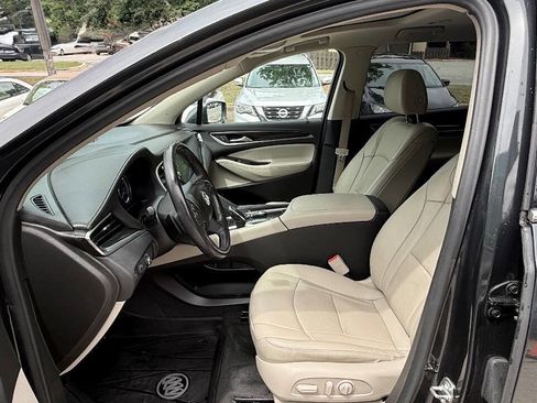Used 2019 Buick Enclave Essence FWD image 33