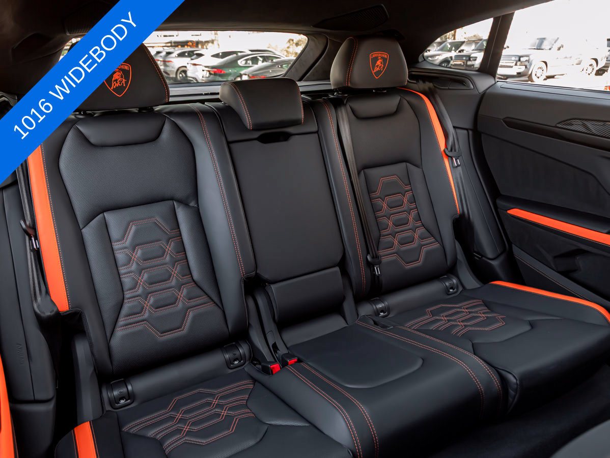 Used 2025 Lamborghini Urus SE AWD/4WD image 29