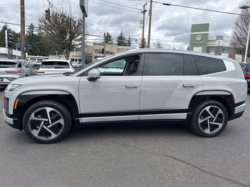 Used 2026 Hyundai Ioniq 9 Limited image 4