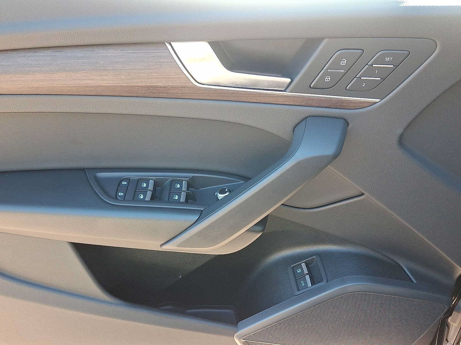 Certified 2024 Audi Q5 e Premium AWD/4WD image 16