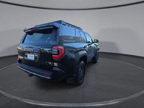 Used 2025 Toyota 4Runner SR5 AWD/4WD image 13