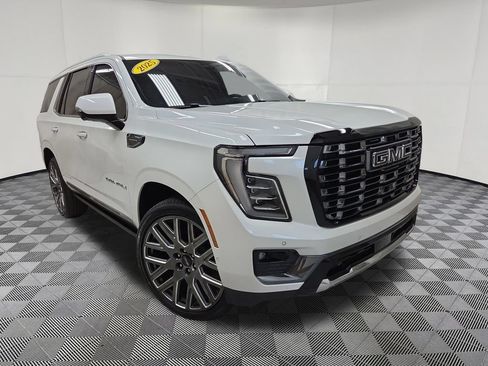 Used 2025 GMC Yukon Denali Ultimate AWD/4WD image 3