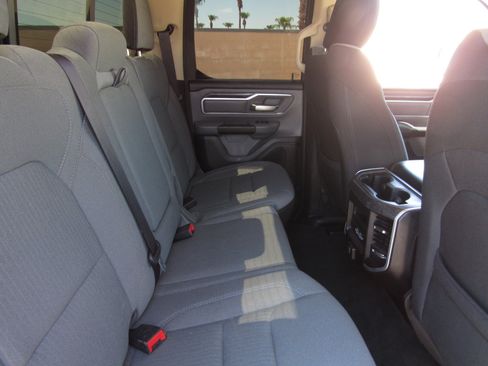 Used 2020 RAM 1500 Big Horn AWD/4WD image 11