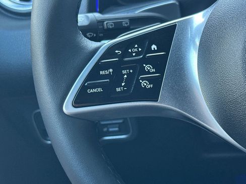 Used 2025 Mercedes-Benz GLB 250 250 image 30