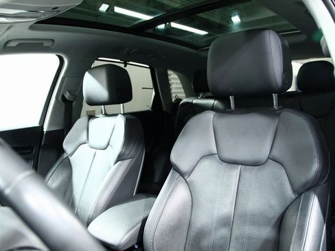 Used 2018 Audi Q5 2.0T Premium Plus w/ Premium Plus Package image 19