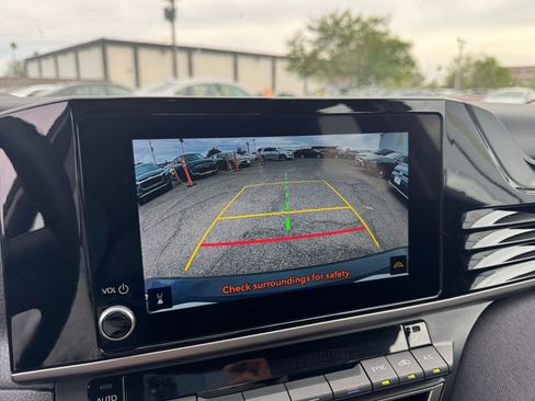 Used 2025 Toyota Camry LE image 17