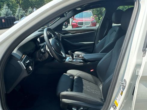 Used 2023 BMW 530i xDrive w/ Convenience Package AWD/4WD image 9