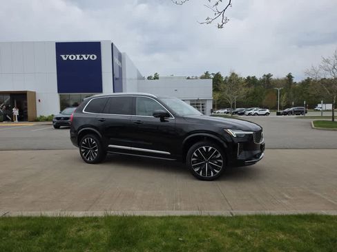 Used 2025 Volvo XC90 B5 Plus AWD/4WD image 2