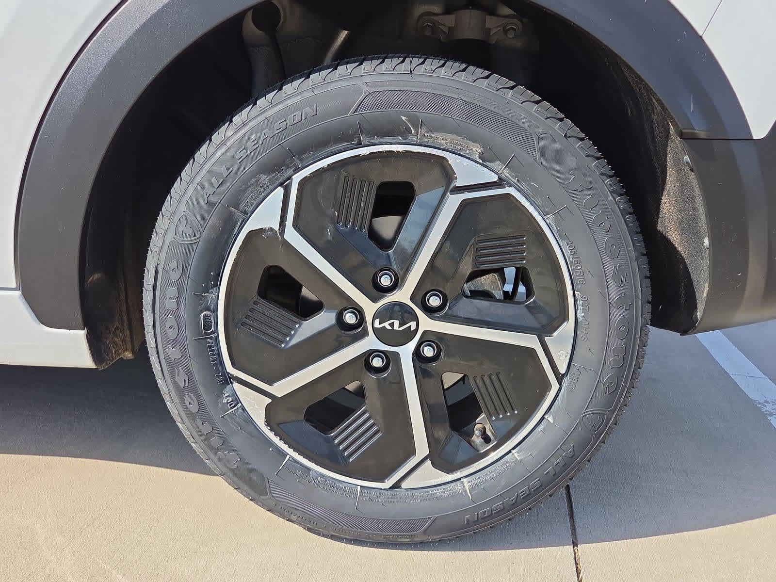 Certified 2023 Kia Niro EX FWD image 13