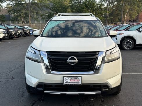 Certified 2024 Nissan Pathfinder SL image 2
