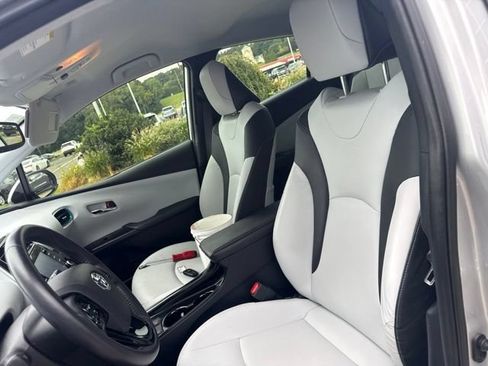 Used 2022 Toyota Prius XLE FWD image 15