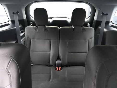 Used 2022 Ford Explorer XLT image 12
