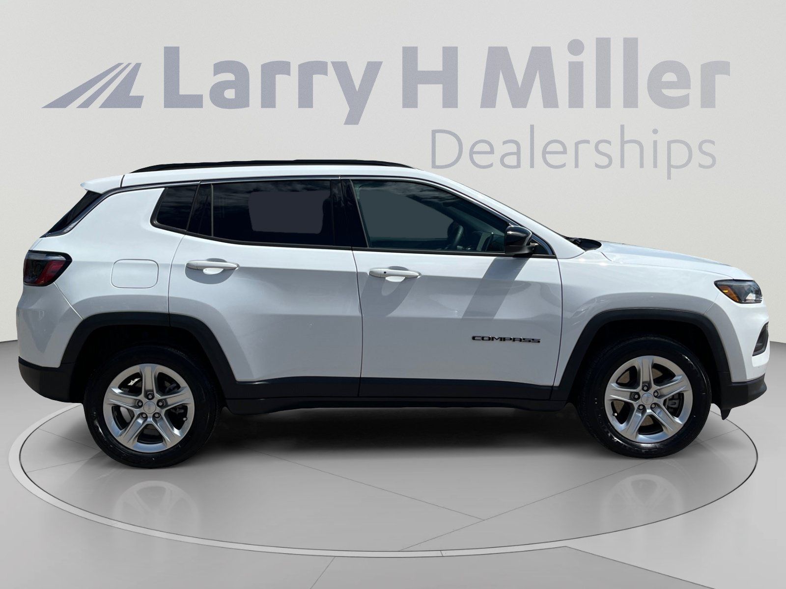 Used 2023 Jeep Compass Latitude AWD/4WD image 6