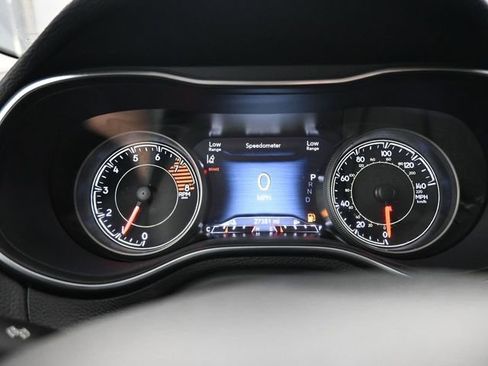 Used 2022 Jeep Cherokee Trailhawk image 13