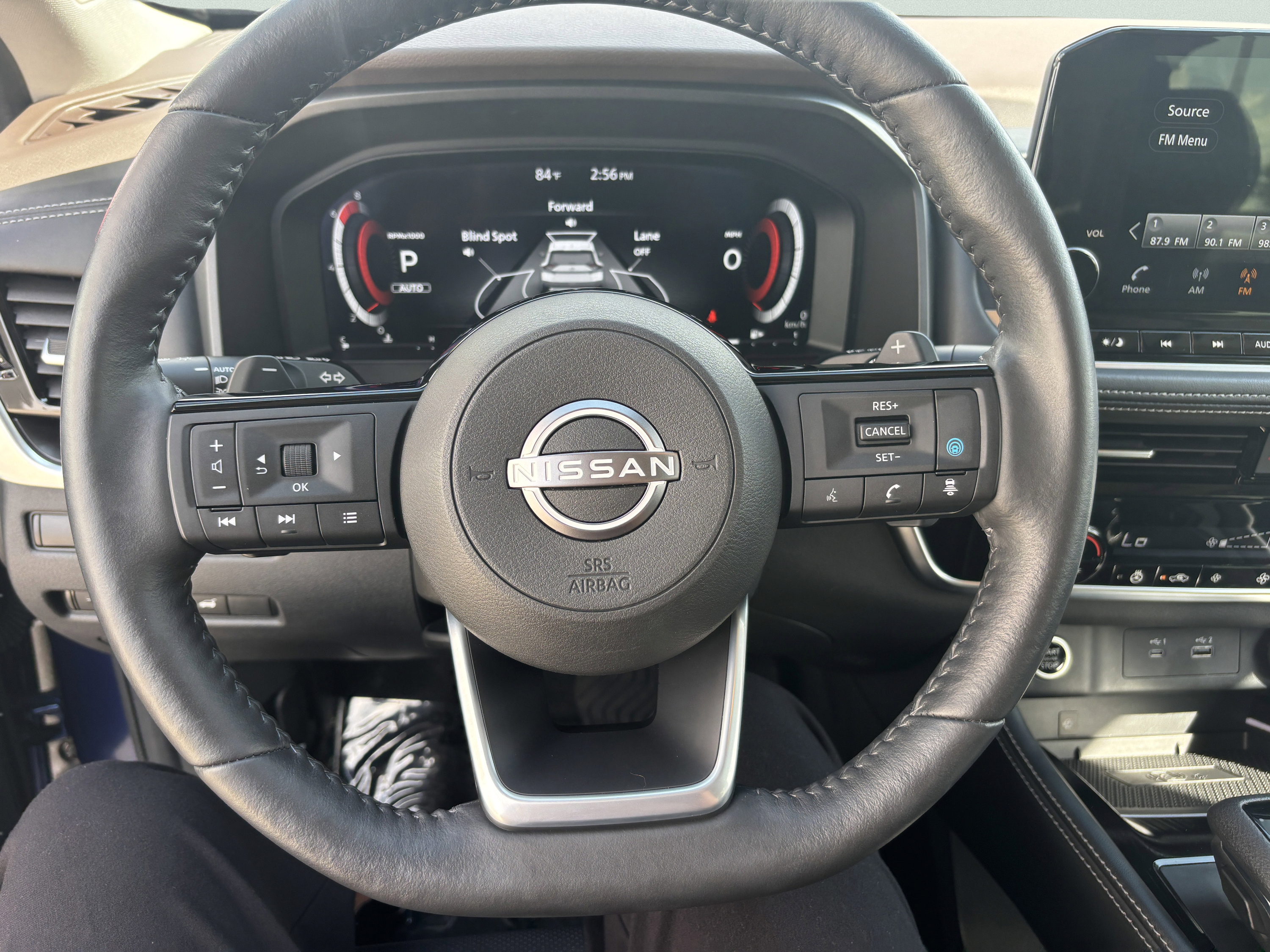 Used 2023 Nissan Rogue Platinum AWD/4WD image 23