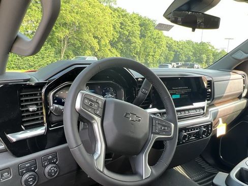 Used 2023 Chevrolet Silverado 1500 RST AWD/4WD image 10