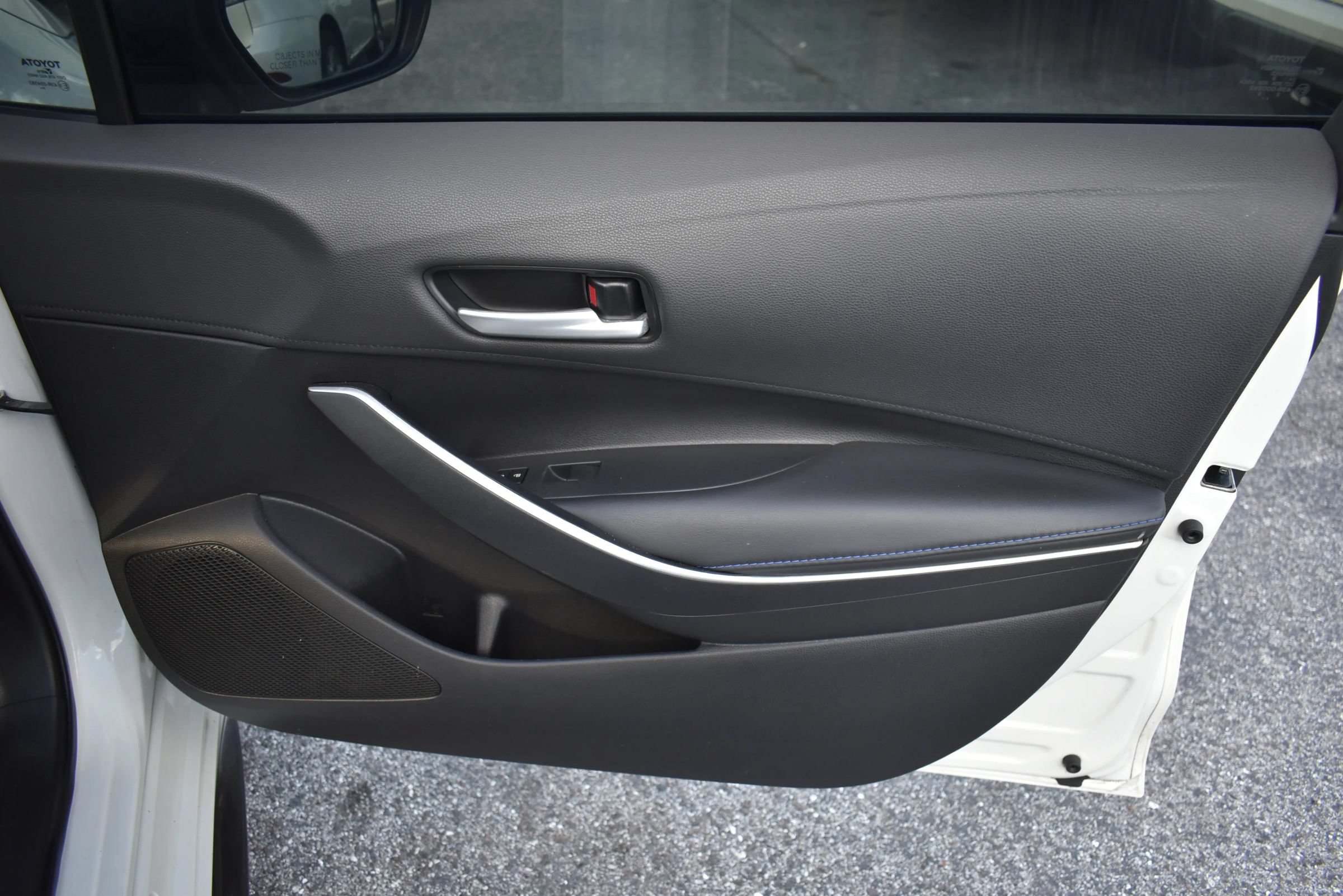 Used 2020 Toyota Corolla SE FWD image 18