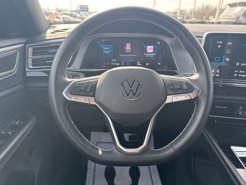 Used 2025 Volkswagen Atlas Cross Sport SE image 16
