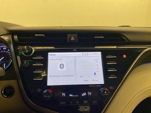 Used 2018 Toyota Camry XLE w/ Audio Package image 10