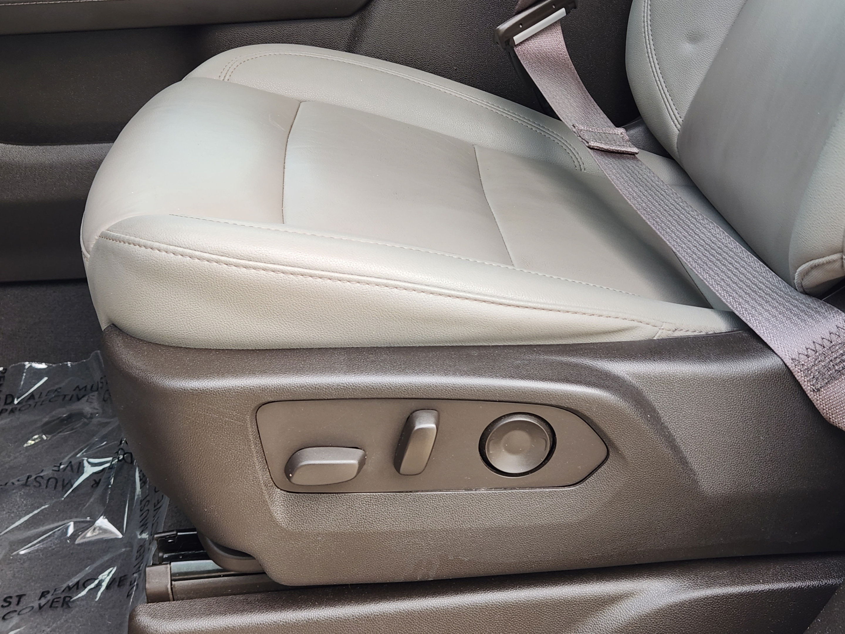 Used 2022 Chevrolet Tahoe LT w/ Luxury Package RWD image 19