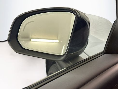 Used 2024 Volvo XC40 Recharge Ultimate w/ Protection Package Premier image 16