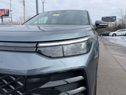 New 2026 Volkswagen Tiguan SE R-Line AWD/4WD image 9