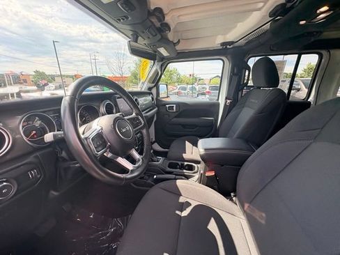 Used 2023 Jeep Wrangler Unlimited Sahara w/ Cold Weather Group AWD/4WD image 24