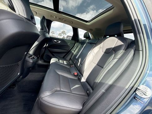 Used 2022 Volvo XC60 B6 Inscription w/ Advanced Package image 27