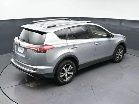 Used 2018 Toyota RAV4 XLE image 29