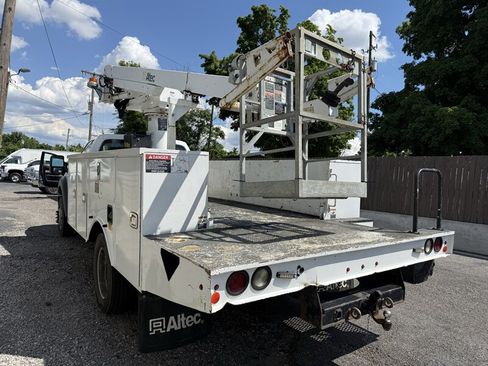 Used 2016 Ford F550 2WD Regular Cab Super Duty image 7
