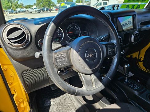 Used 2015 Jeep Wrangler Unlimited Sport w/ Connectivity Group AWD/4WD image 17