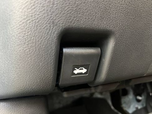 Used 2025 Lexus NX 250 FWD w/ Premium Package image 34