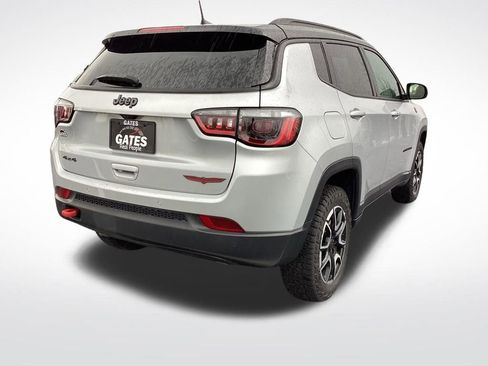 Used 2025 Jeep Compass Trailhawk AWD/4WD image 9