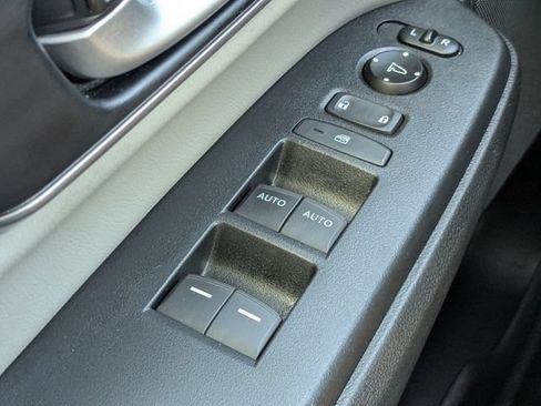 Used 2020 Honda CR-V Touring image 25