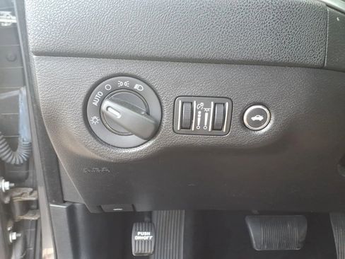 Used 2019 Dodge Charger SXT image 27