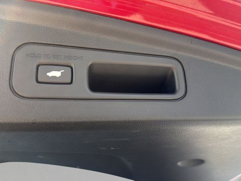 Used 2025 Acura MDX w/ Technology Package FWD image 29