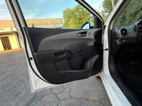 Used 2014 Chevrolet Sonic LS image 10