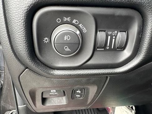 Used 2019 RAM 1500 Laramie AWD/4WD image 21