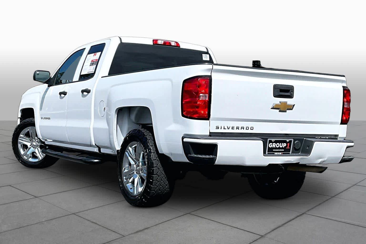 Used 2017 Chevrolet Silverado 1500 Custom w/ Custom Convenience Package RWD image 12
