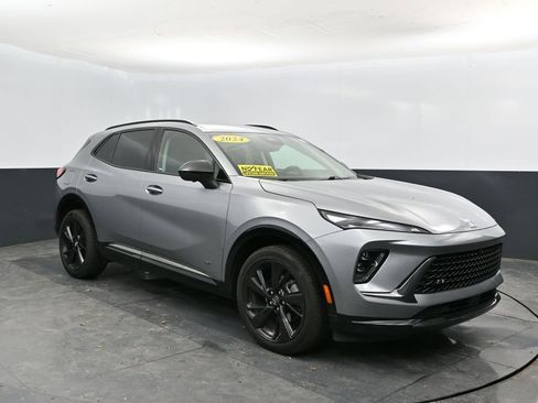 Used 2024 Buick Envision Sport Touring image 5