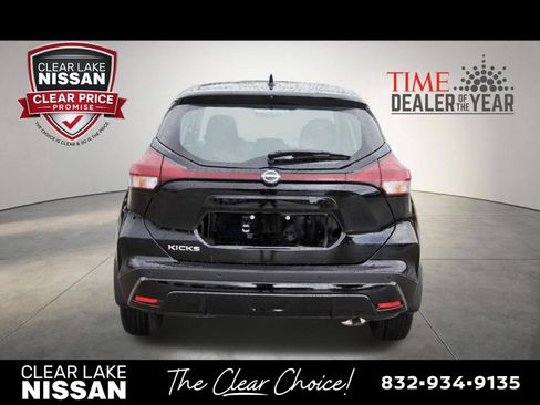 Certified 2025 Nissan Kicks Play S FWD image 6