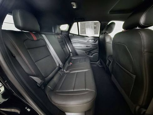 Used 2025 Chevrolet Trax RS w/ Sunroof Package FWD image 27