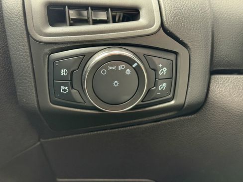Used 2014 Ford Focus SE w/ SE Sport Package FWD image 32